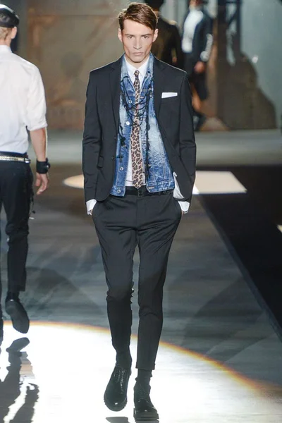 Look 5